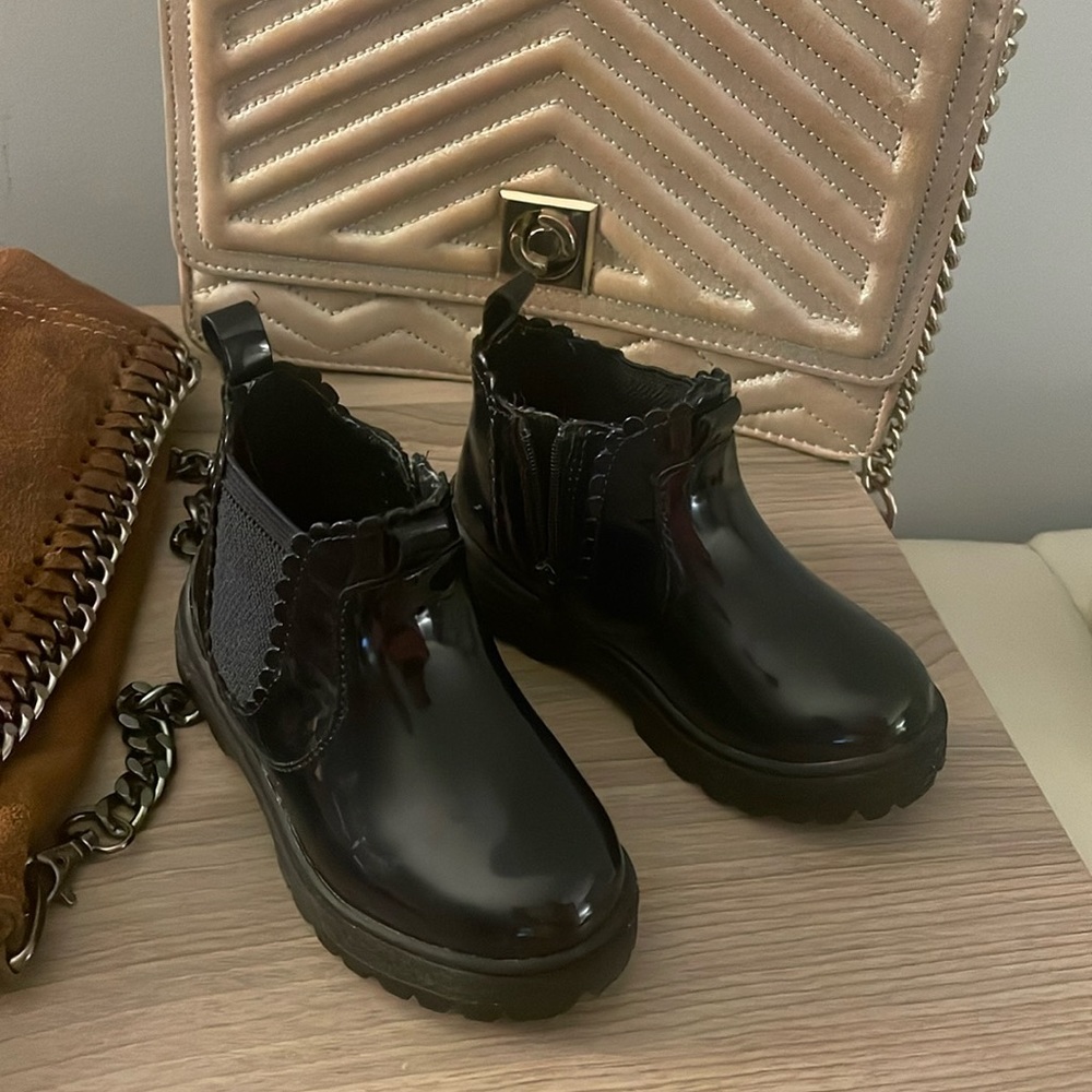 Zara girls boots color navy